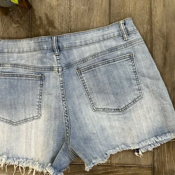 Twelve by ontwelfth Stylish Jean Shorts - Picture 9 of 11